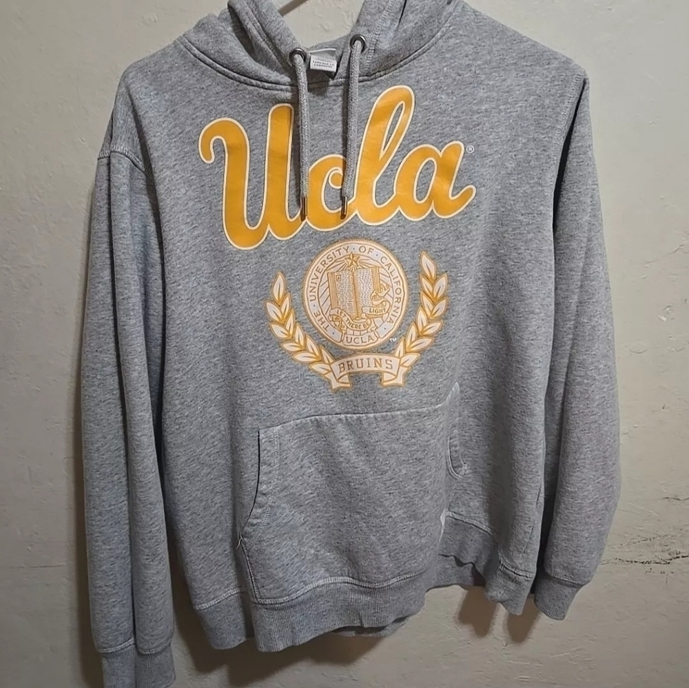 UCLA Bruins Hoodie Women's Size Medium Yellow Long Sleeve H&M Logg Pullover